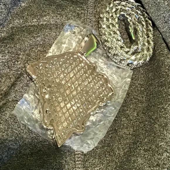 Silver Rhinestone Pendant Necklace - Picture 3 of 6